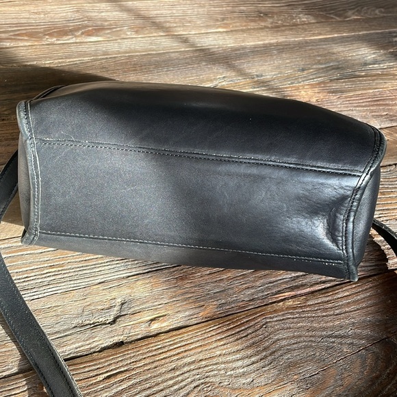 Post Pouch black leather satchel cross body purse EUC - Picture 6 of 12